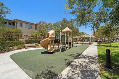 221 Landmark, Tustin, CA 92782 - Photo 40