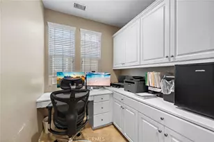 221 Landmark, Tustin, CA 92782 - Photo 20