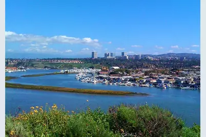 108 Yorktown, Newport Beach, CA 92660 - Photo 2