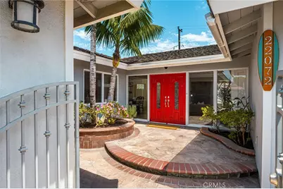 22072 Surfrider Lane, Huntington Beach, CA 92646 - Photo 2