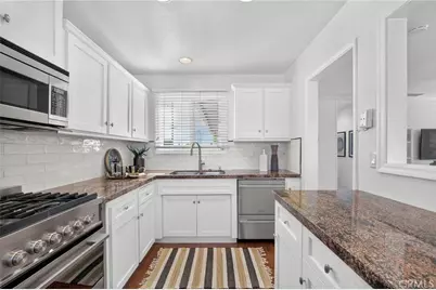 956 W Wilson, Costa Mesa, CA 92627 - Photo 10