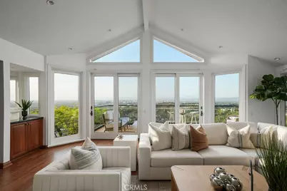 7 Cherbourg, Newport Beach, CA 92660 - Photo 2