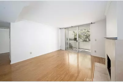 5325 Newcastle #108, Encino, CA 91316 - Photo 4