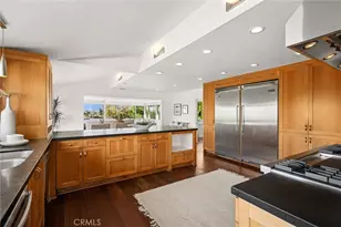 608 St James Pl, Newport Beach, CA 92663 - Photo 10