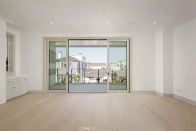 225 Diamond, Newport Beach, CA 92662 - Photo 10