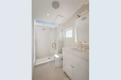 225 Diamond, Newport Beach, CA 92662 - Photo 30