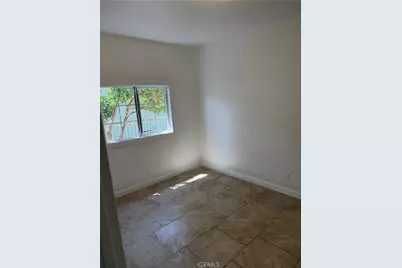 6208 Holmes, Los Angeles, CA 90001 - Photo 10