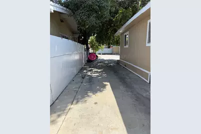 6208 Holmes, Los Angeles, CA 90001 - Photo 18