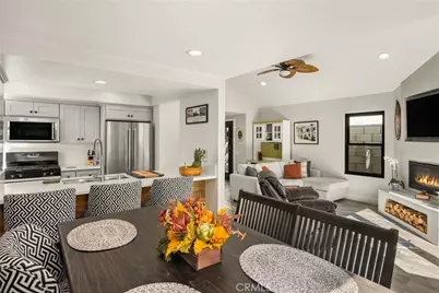 512 Oceanhill, Huntington Beach, CA 92648 - Photo 18