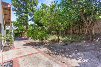 21 Glorieta, Irvine, CA 92620 - Photo 32