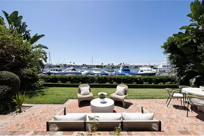 2572 Bayshore Drive, Newport Beach, CA 92663 - Photo 22