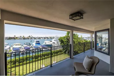 2572 Bayshore Drive, Newport Beach, CA 92663 - Photo 30