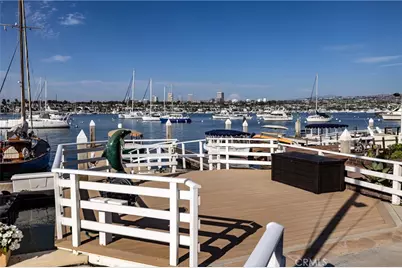 1114 E Balboa Boulevard, Newport Beach, CA 92661 - Photo 18