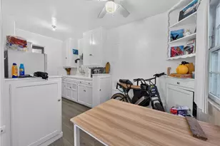 203 6th St, Newport Beach, CA 92661 - Photo 28