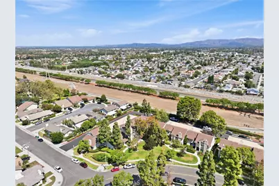 8 Silverwood, Irvine, CA 92604 - Photo 38