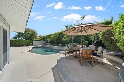 1407 Santanella, Newport Beach, CA 92625 - Photo 24