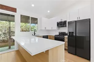558 Vista Flora, Newport Beach, CA 92660 - Photo 8