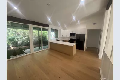 558 Vista Flora, Newport Beach, CA 92660 - Photo 10