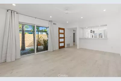 1916 Delaware, Huntington Beach, CA 92648 - Photo 4