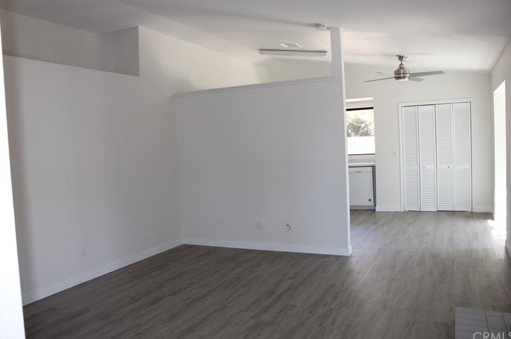 203 Honeysuckle Ln, Lake Nacimiento, CA 93446