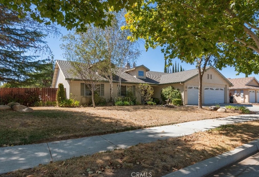 2091 Prospect Ave, Lake Nacimiento, CA 93446