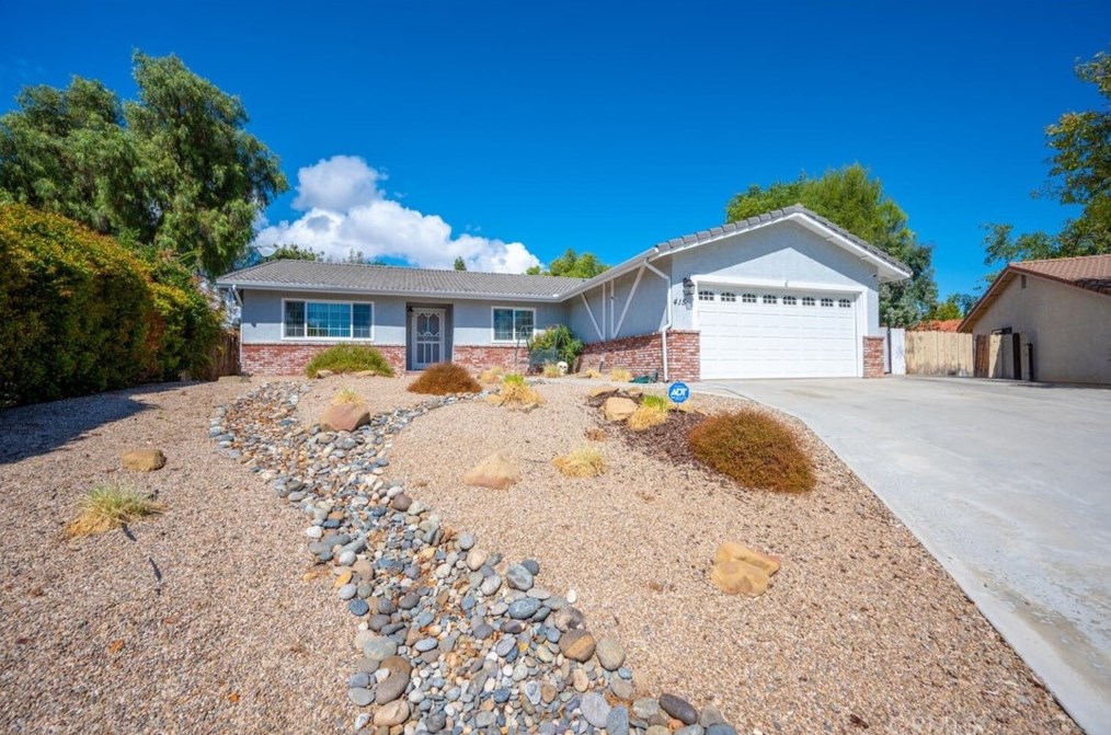 415 Palomino Ln, Lake Nacimiento, CA 93446