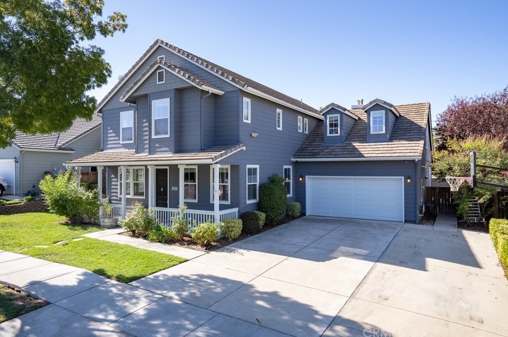221 Silver Oak Dr, Lake Nacimiento, CA 93446