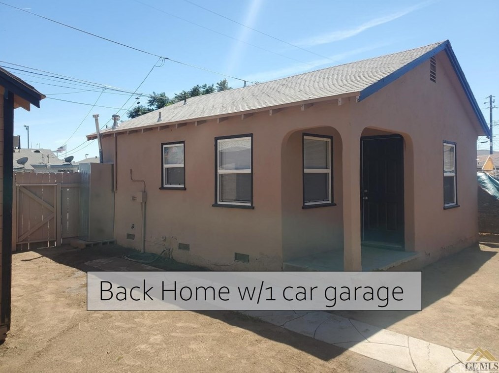 111 Moneta Ave, Bakersfield CA  93308-4325 exterior