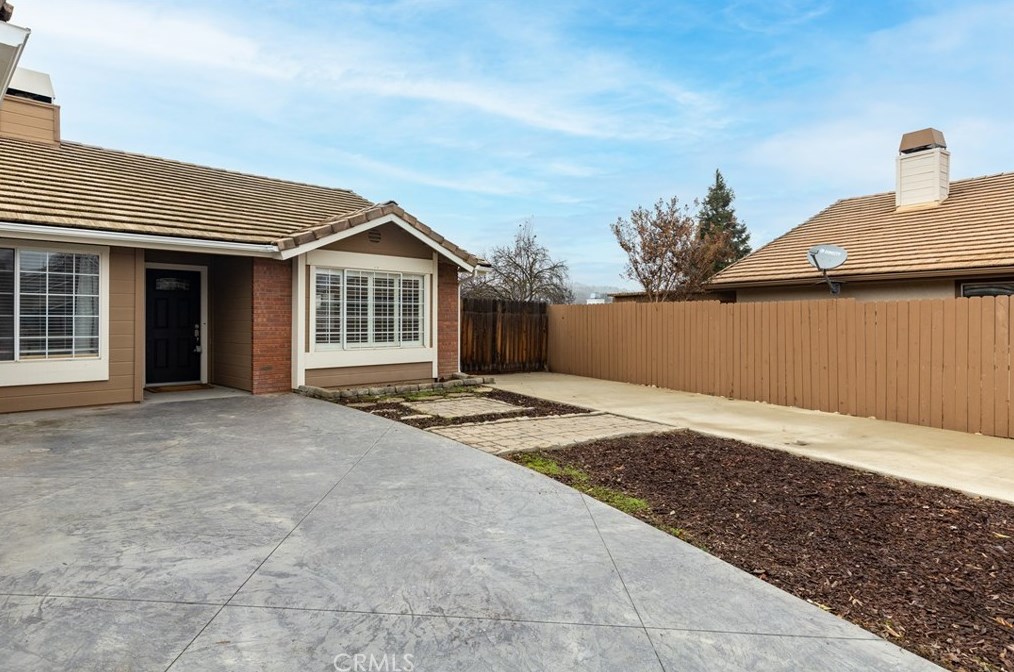 1709 Summer Creek Ln, Lake Nacimiento, CA 93446