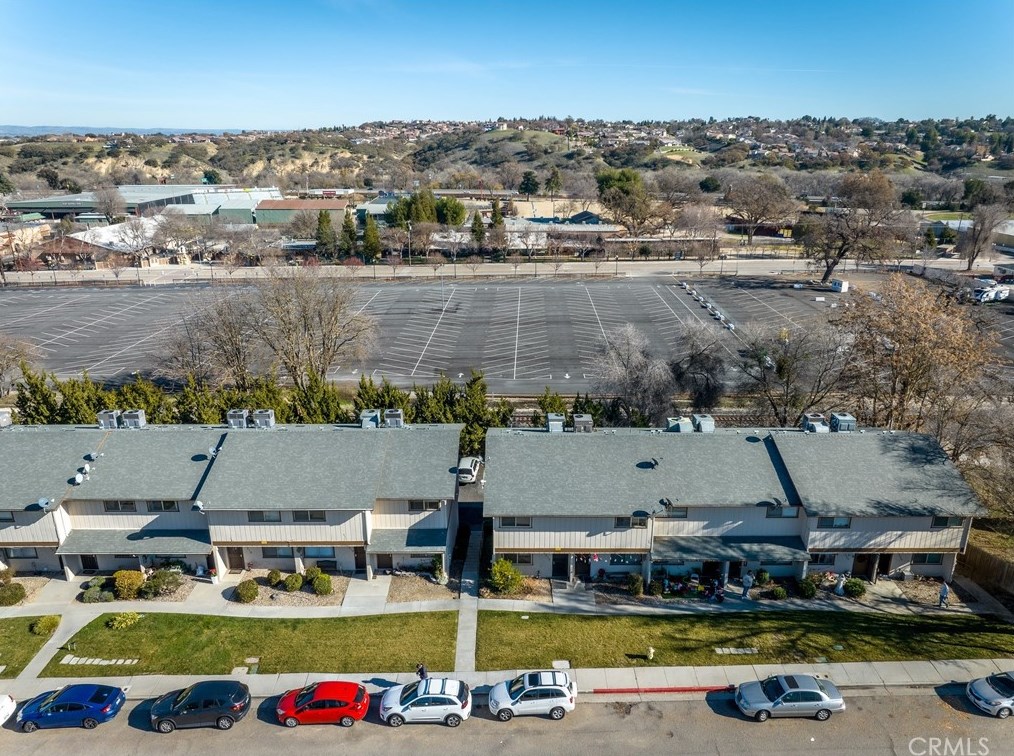 2212 Pine St, Lake Nacimiento, CA 93446