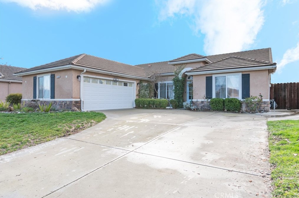2660 Vineyard Cir, Lake Nacimiento, CA 93446