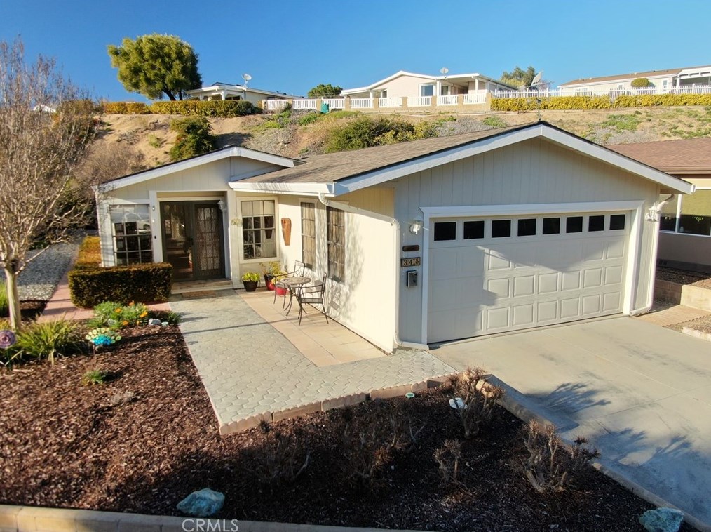 345 Nightingale Ave, Lake Nacimiento, CA 93446