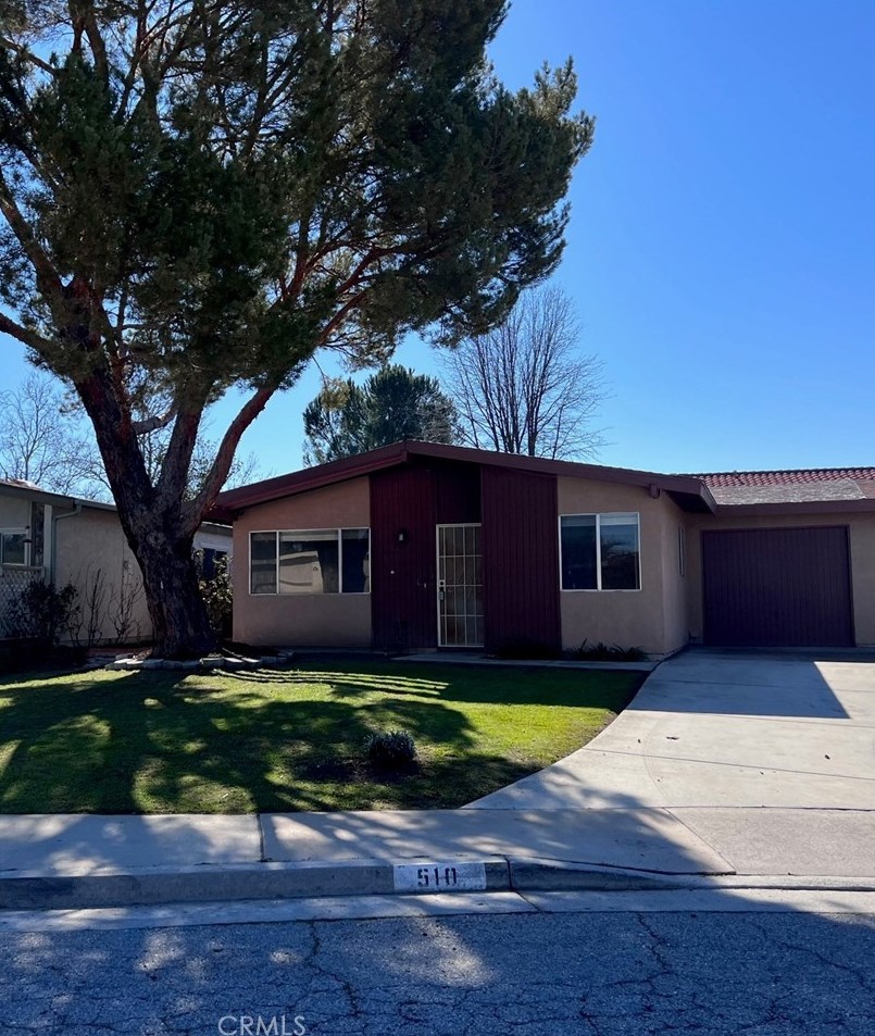 510 Queenanne Rd, Lake Nacimiento, CA 93446