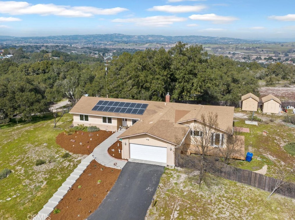 3995 Amargon Rd, Atascadero CA  93422-2627 exterior