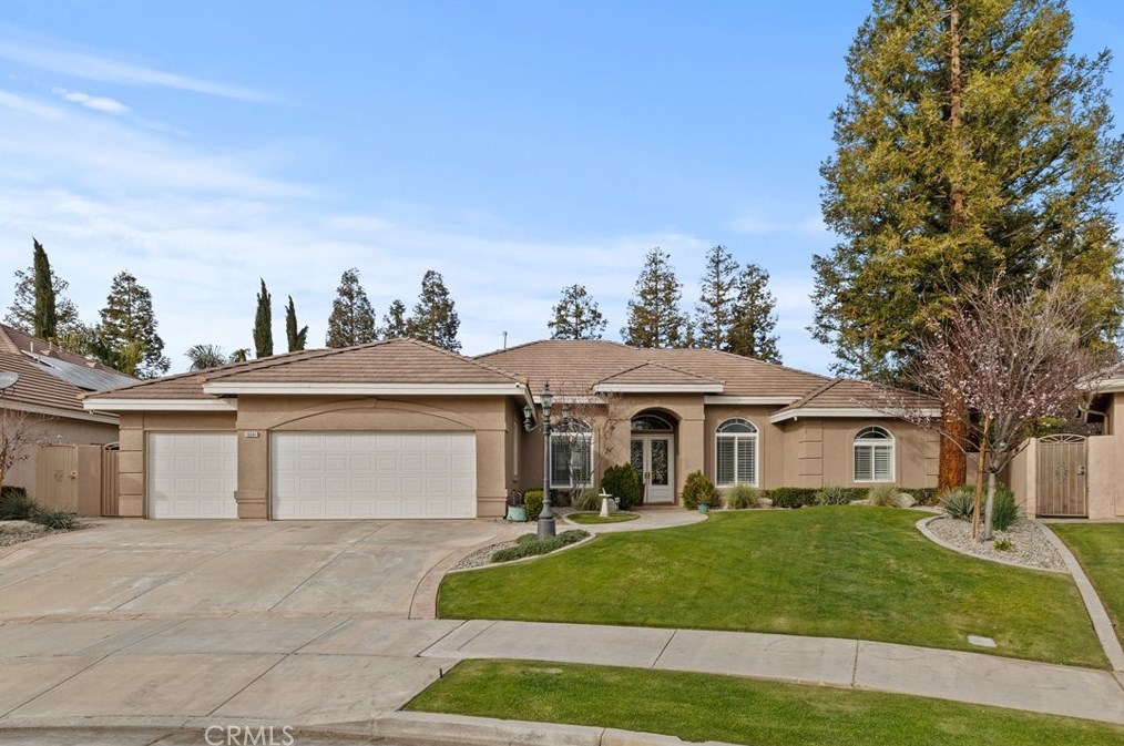 10504 Chesterfield Ct, Bakersfield CA 93311-3722 exterior