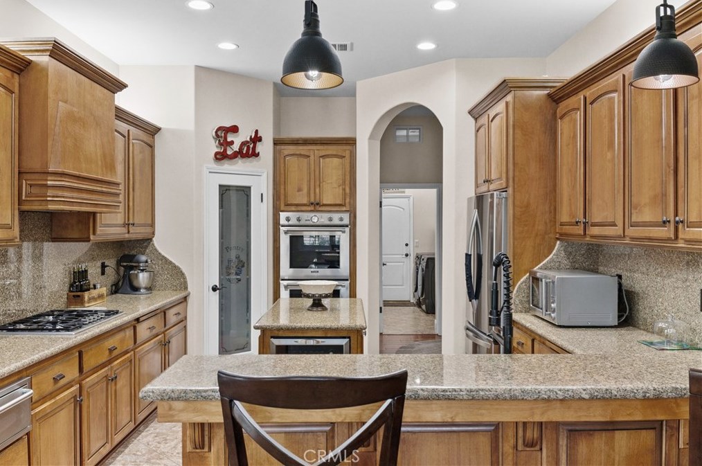 10504 Chesterfield Ct, Bakersfield CA 93311-3722 exterior