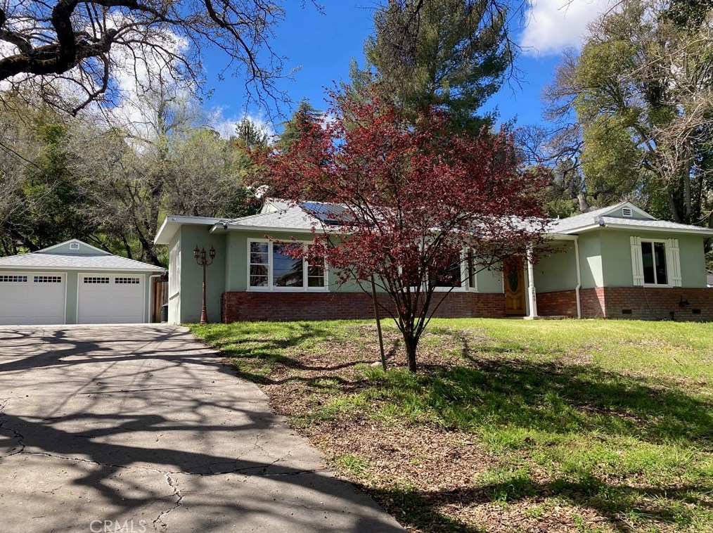 2649 Vine St, Lake Nacimiento, CA 93446