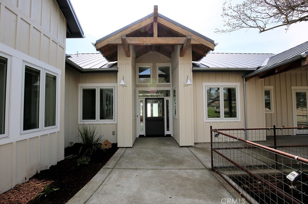 2023 Kleck Rd, Lake Nacimiento, CA 93446