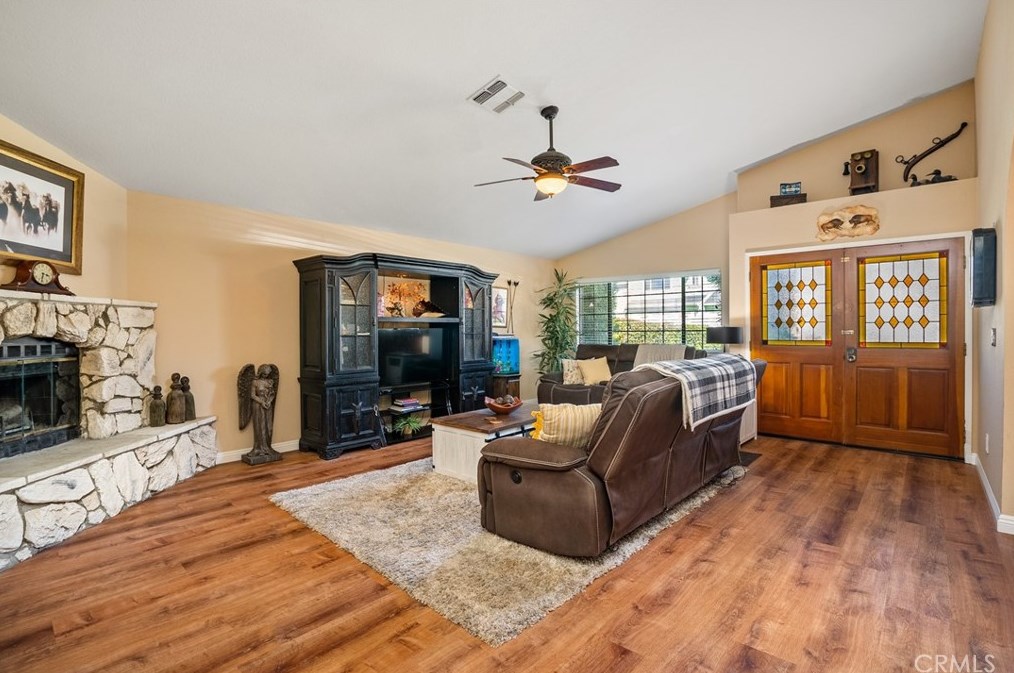 931 Player Ln, Lake Nacimiento, CA 93446