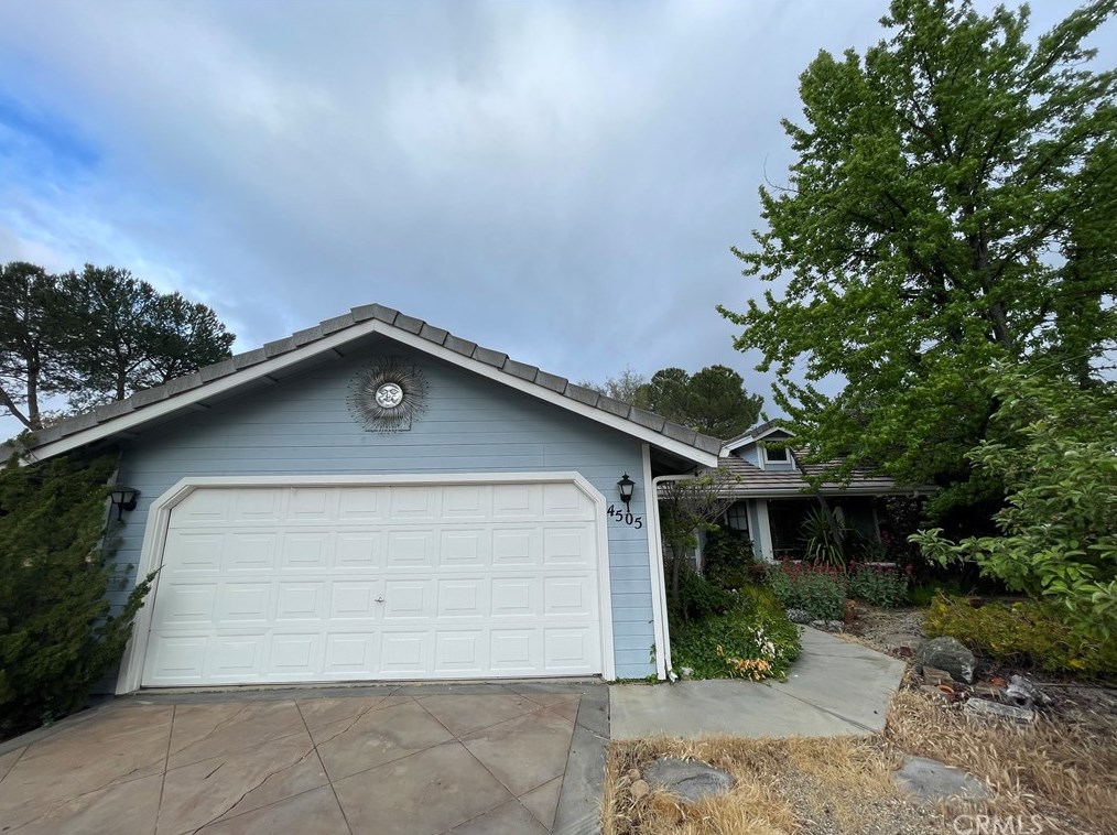 4505 Swan Ln, Lake Nacimiento, CA 93446