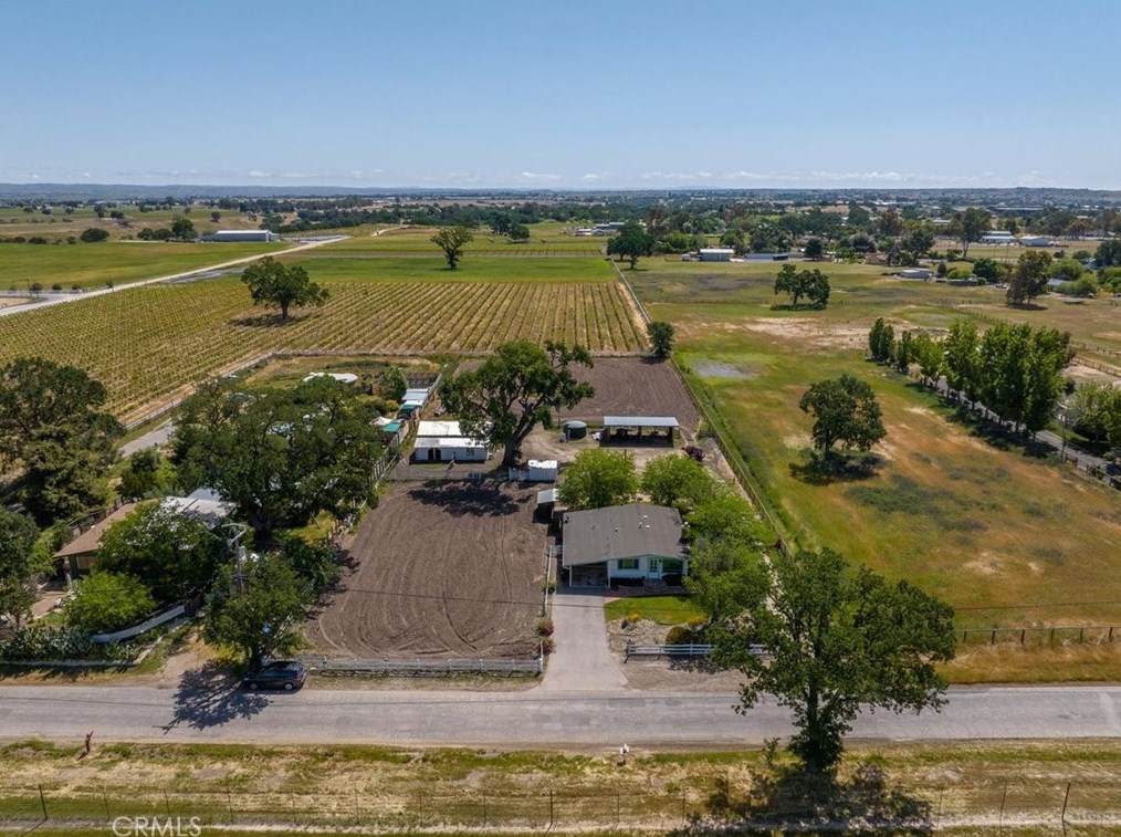 3910 Buena Vista Dr, Lake Nacimiento, CA 93446