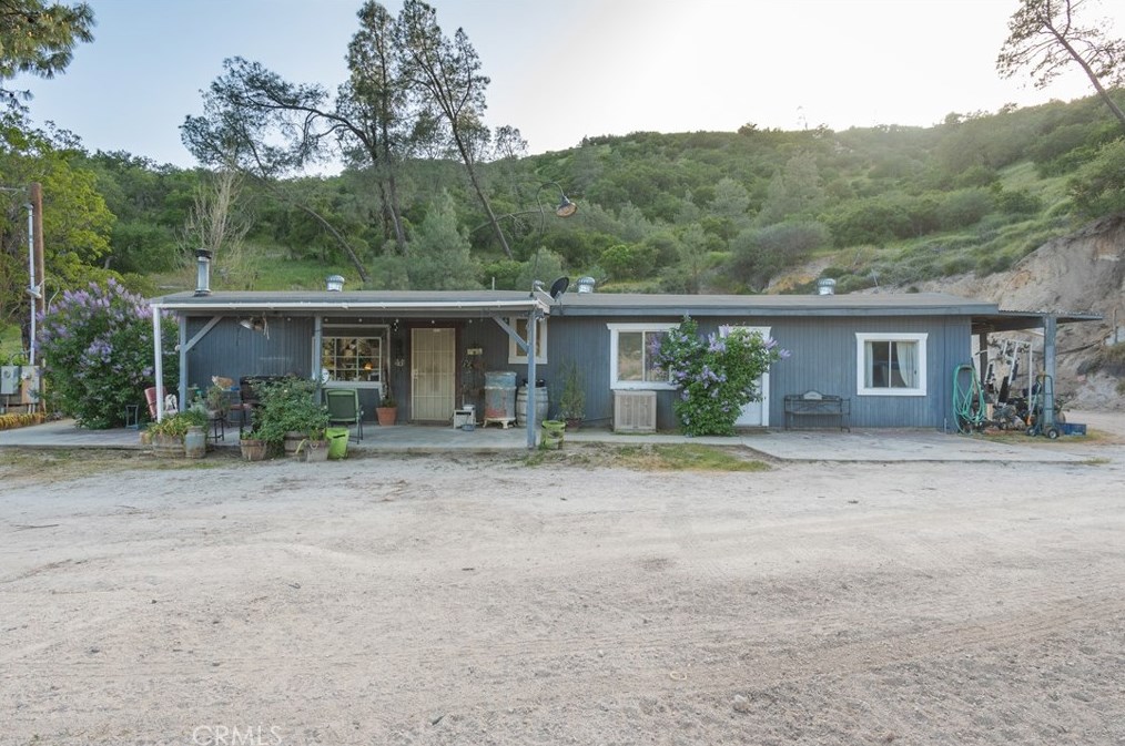70279 Jolon Rd, Lake Nacimiento, CA 93426