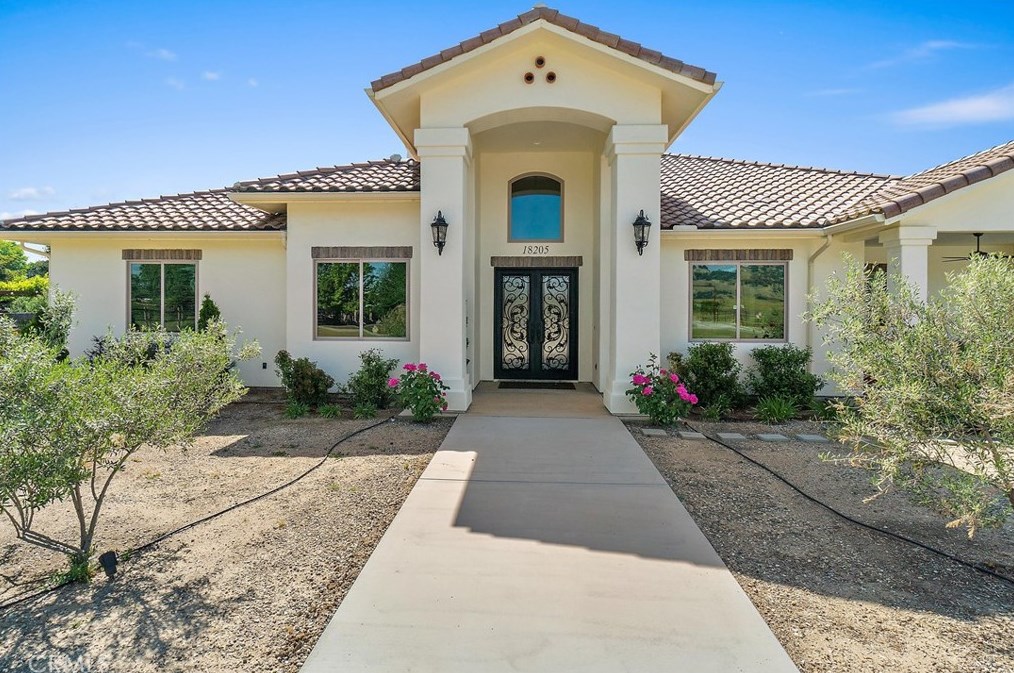 18205 Walnut Ave, Atascadero, CA 93422-6406