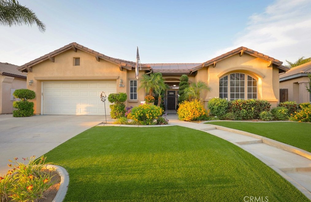 10042 Seneca Falls Ave, Bakersfield, CA 93312