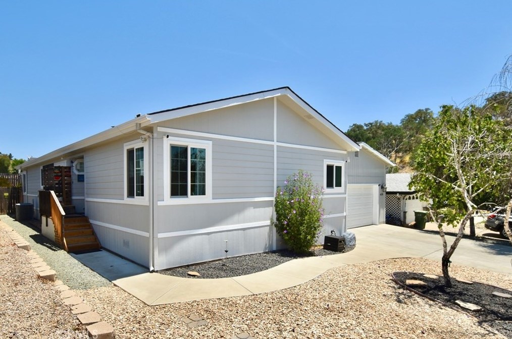 4170 Quarterhorse Way, Lake Nacimiento, CA 93446