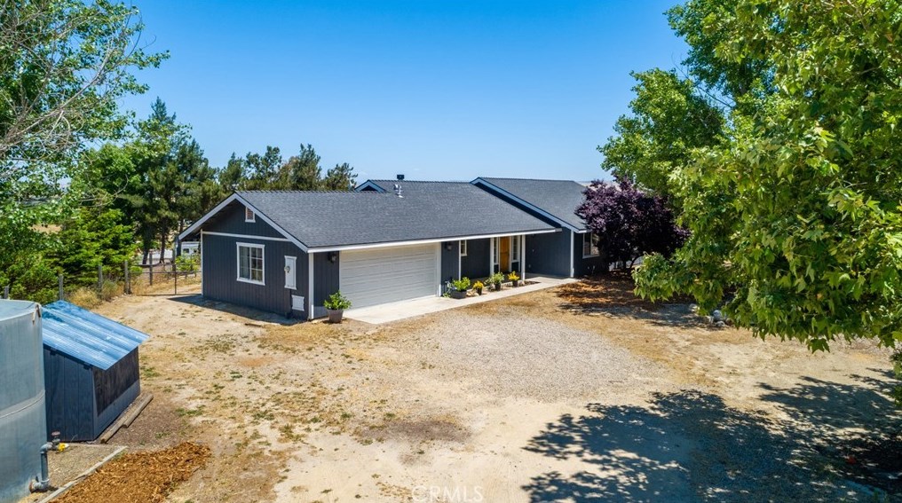 8255 Settlers Pl, Lake Nacimiento, CA 93446