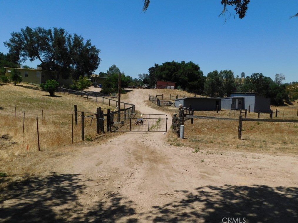 9789 Golden Pond Way, Creston, CA 93432-9703