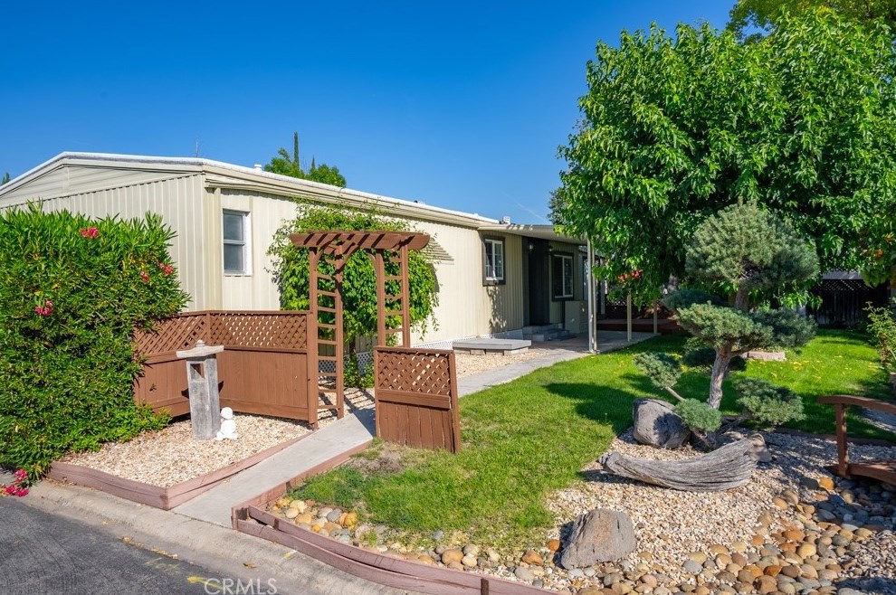 10876 Los Pueblos, Atascadero, CA 93422-5815