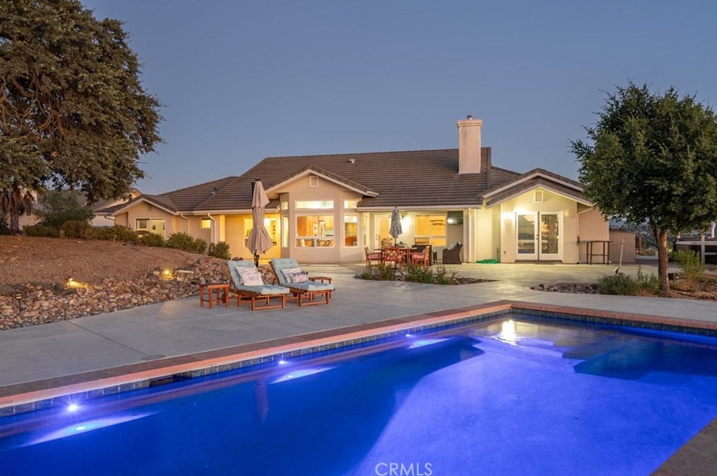 210 Red River Dr, Lake Nacimiento, CA 93446-4074