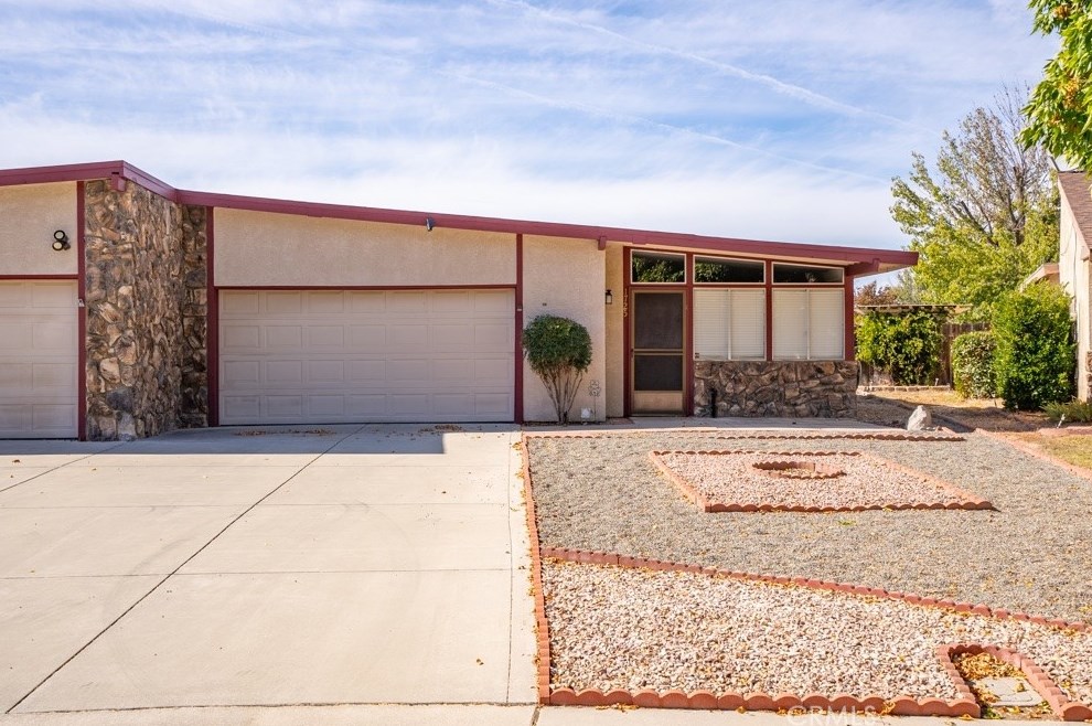 1725 Kings Dr, Lake Nacimiento, CA 93446